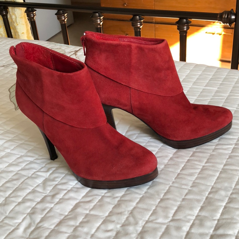 Steve Madden Trisha Booties red suede